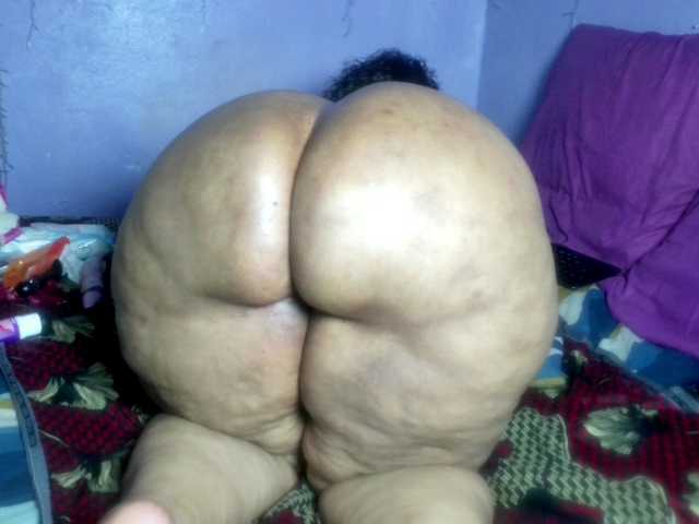 Big-Ass-Wilma's BongaCams show and profile