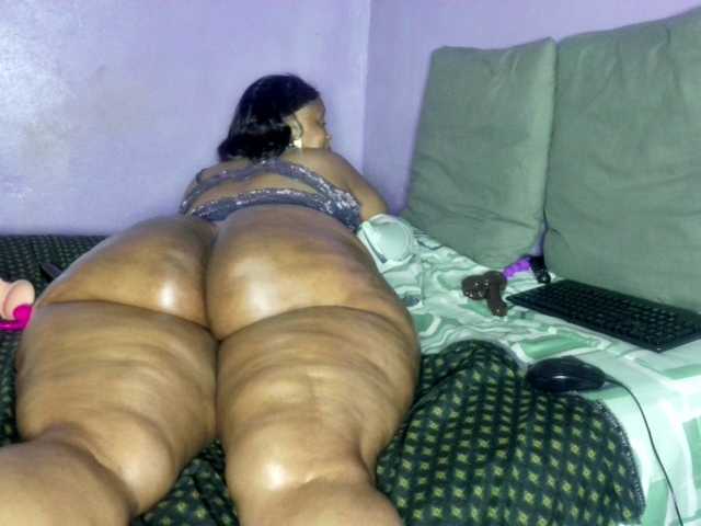 Big-Ass-Wilma's BongaCams show and profile