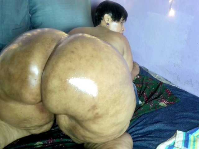 Big-Ass-Wilma's BongaCams show and profile