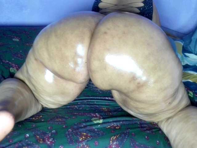 Big-Ass-Wilma's BongaCams show and profile