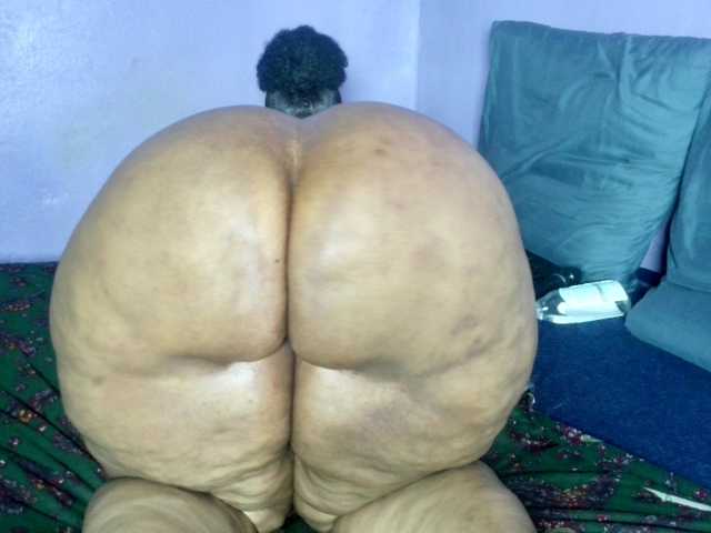 Big-Ass-Wilma's BongaCams show and profile