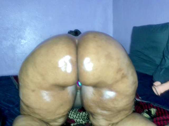 Big-Ass-Wilma's BongaCams show and profile