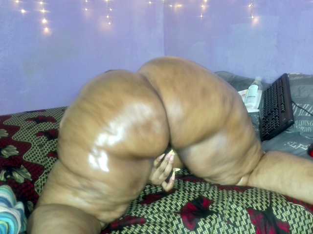 Big-Ass-Wilma's BongaCams show and profile