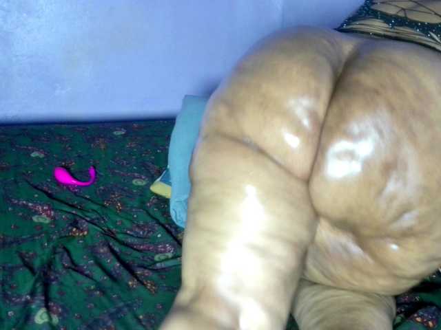 Big-Ass-Wilma's BongaCams show and profile