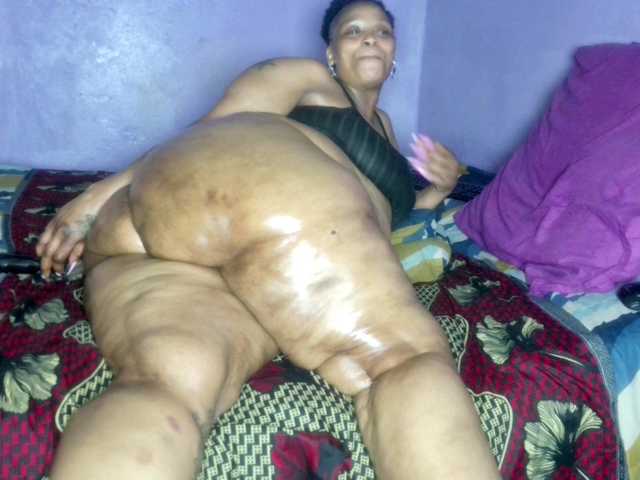 Big-Ass-Wilma's BongaCams show and profile