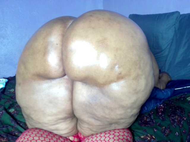 Big-Ass-Wilma's BongaCams show and profile