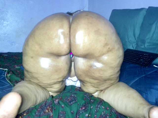 Big-Ass-Wilma's BongaCams show and profile