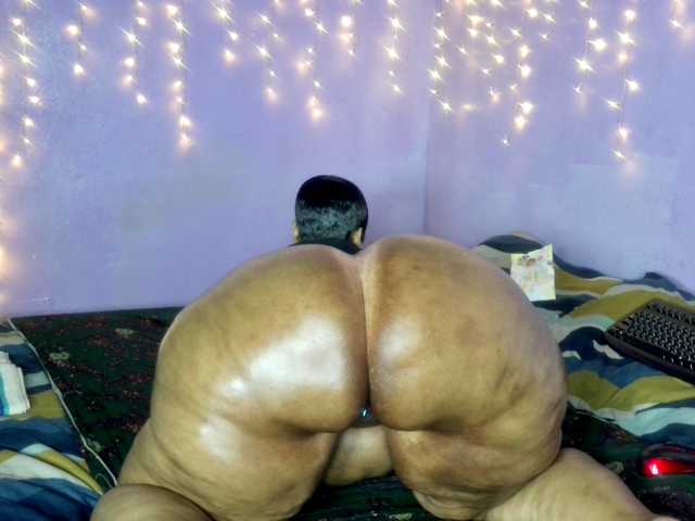 Big-Ass-Wilma webcam bongacams model stream image