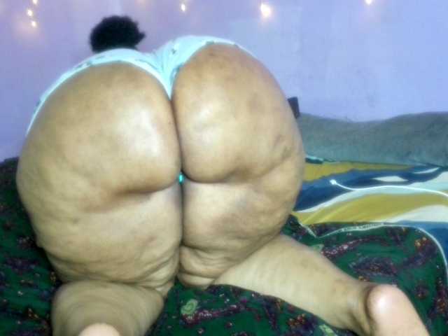 Big-Ass-Wilma's BongaCams show and profile