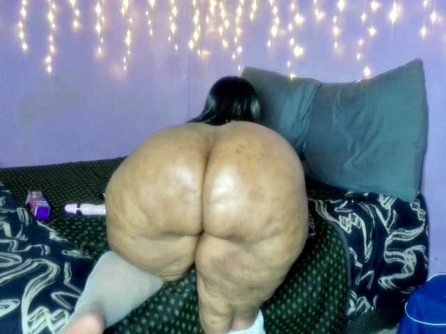 Big-Ass-Wilma's BongaCams show and profile