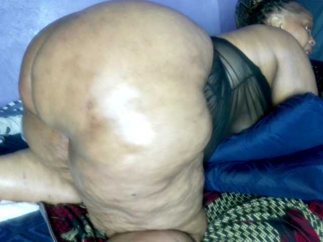 Big-Ass-Wilma's BongaCams show and profile