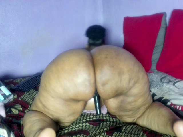 Big-Ass-Wilma's BongaCams show and profile