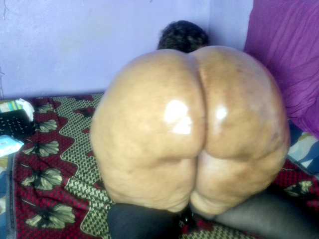 Big-Ass-Wilma's BongaCams show and profile