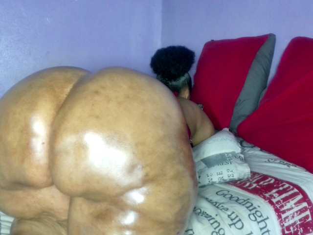 Big-Ass-Wilma's BongaCams show and profile