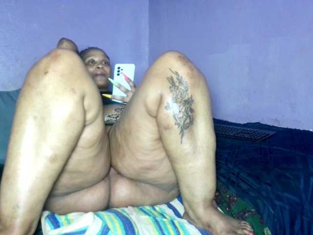 Big-Ass-Wilma's BongaCams show and profile