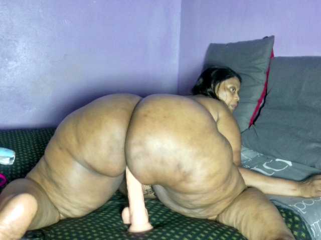 Big-Ass-Wilma's BongaCams show and profile