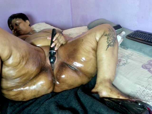 Big-Ass-Wilma webcam bongacams model stream image