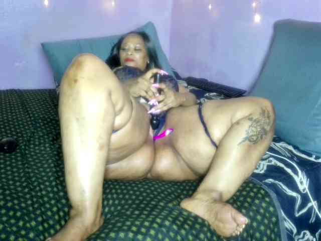 Big-Ass-Wilma webcam