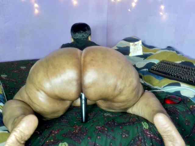 Big-Ass-Wilma webcam