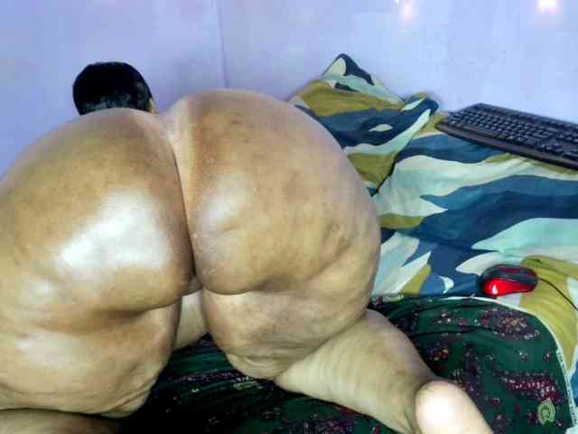 Big-Ass-Wilma webcam