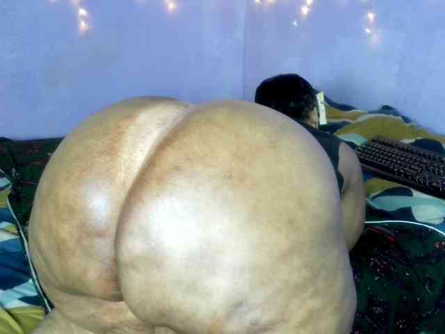 Big-Ass-Wilma webcam