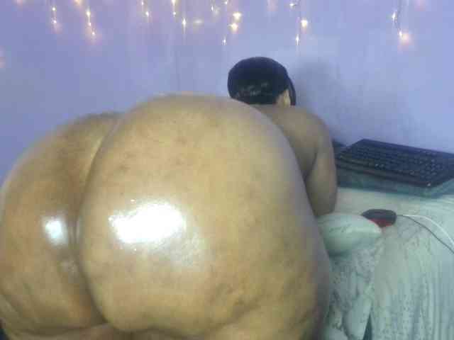 Big-Ass-Wilma webcam