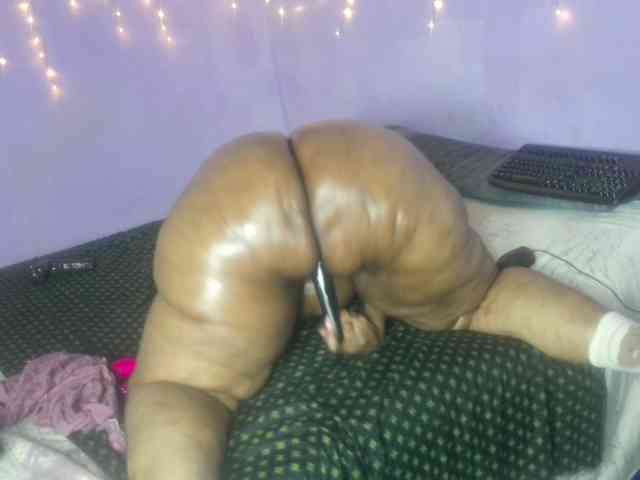 Big-Ass-Wilma webcam