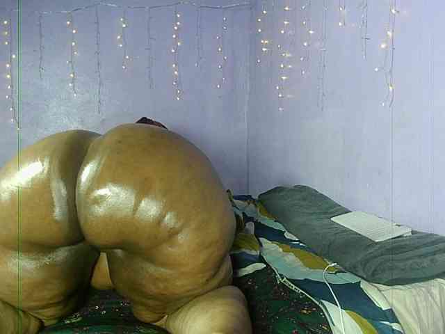 Big-Ass-Wilma Live Webcam on BongaCams