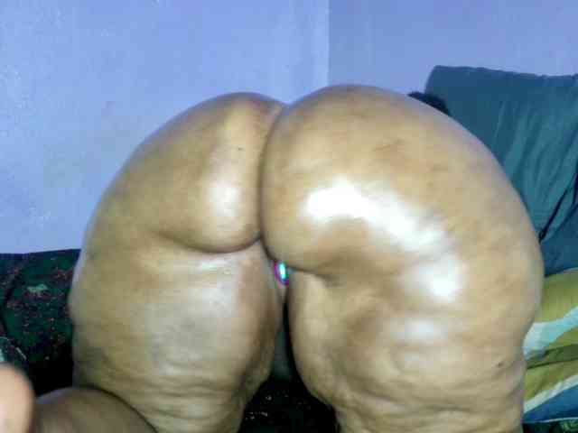 Big-Ass-Wilma Live Webcam on BongaCams