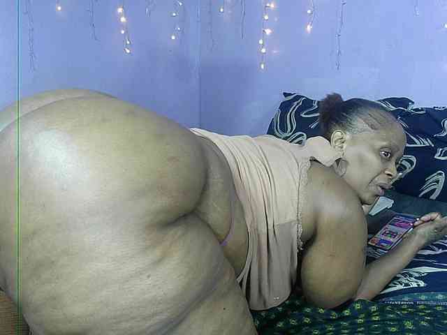 Big-Ass-Wilma webcam