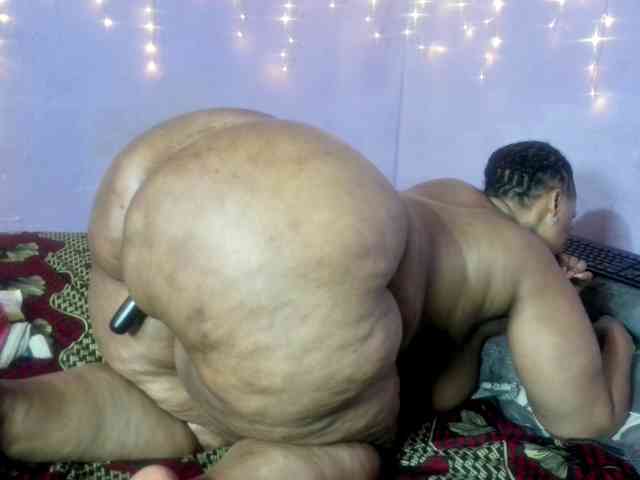 Big-Ass-Wilma webcam