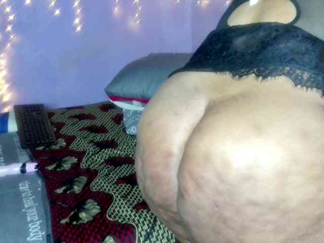 Big-Ass-Wilma webcam