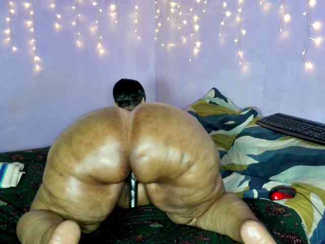 Big-Ass-Wilma webcam