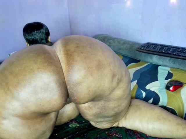 Big-Ass-Wilma webcam