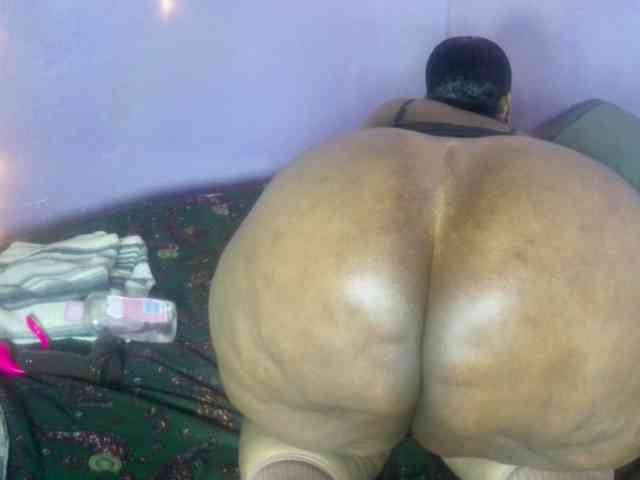 Big-Ass-Wilma webcam