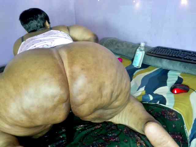 Big-Ass-Wilma webcam