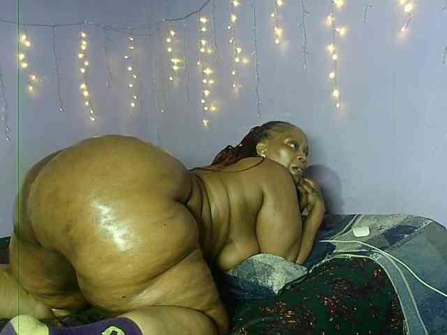 Big-Ass-Wilma Live Webcam on BongaCams