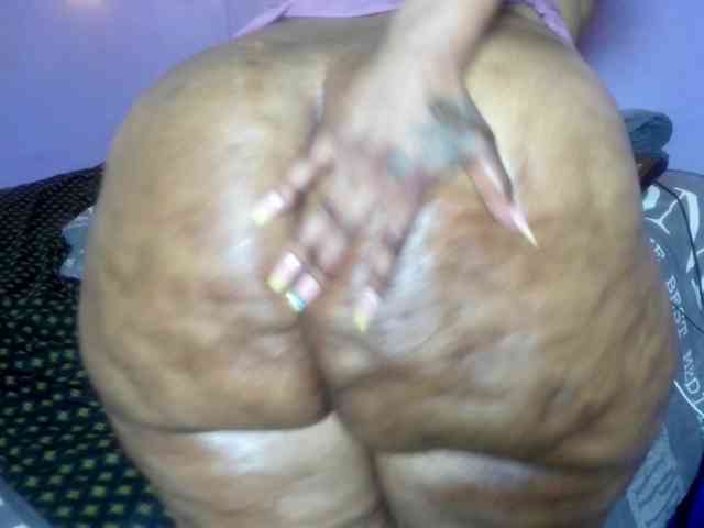 Big-Ass-Wilma webcam