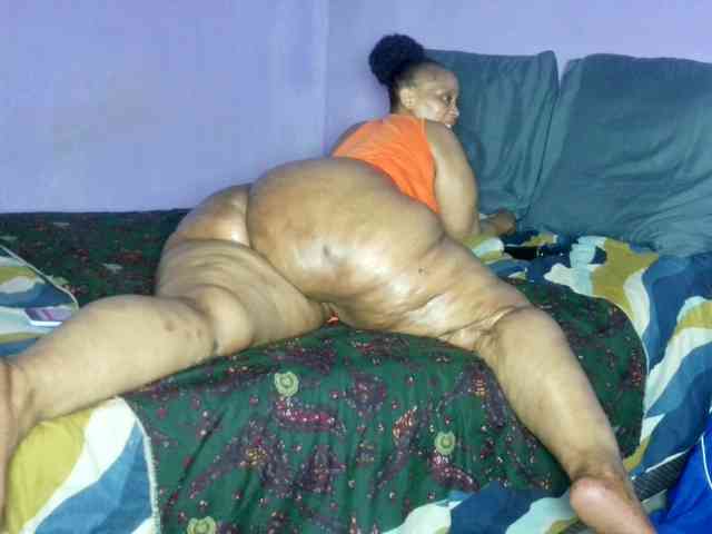 Big-Ass-Wilma Live Webcam on BongaCams