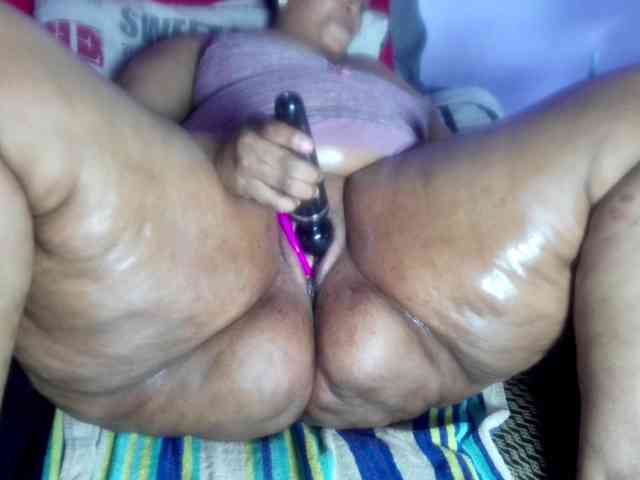 Big-Ass-Wilma webcam