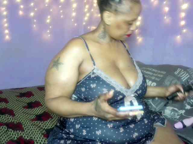 Big-Ass-Wilma webcam