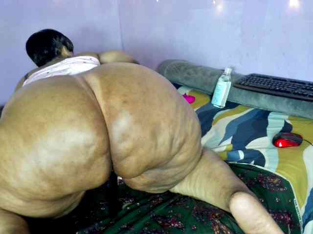 Big-Ass-Wilma webcam