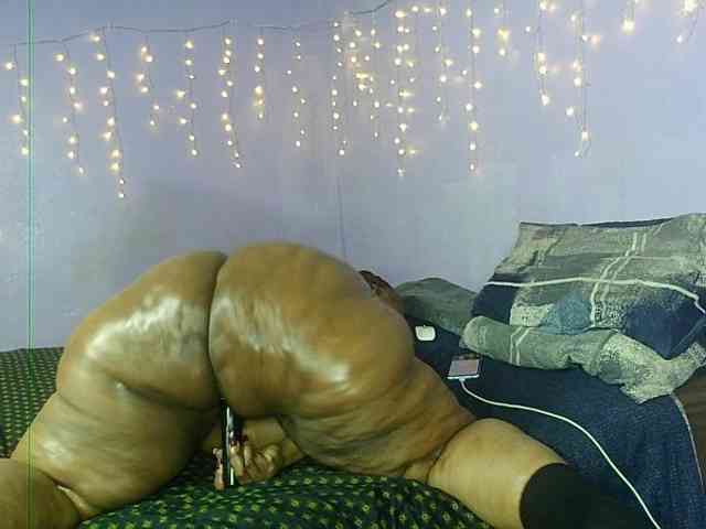 Big-Ass-Wilma webcam