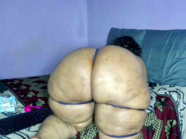 Big-Ass-Wilma webcam