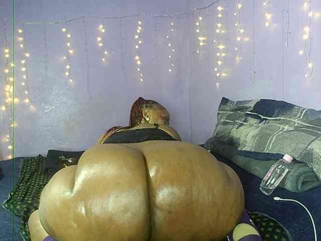 Big-Ass-Wilma webcam