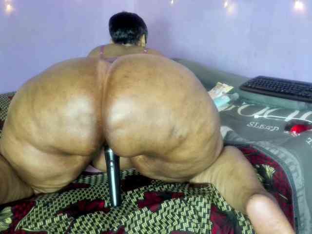 Big-Ass-Wilma webcam