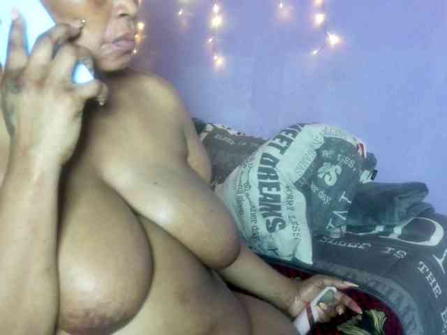 Big-Ass-Wilma webcam