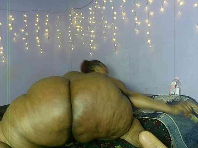 Big-Ass-Wilma Live Webcam on BongaCams