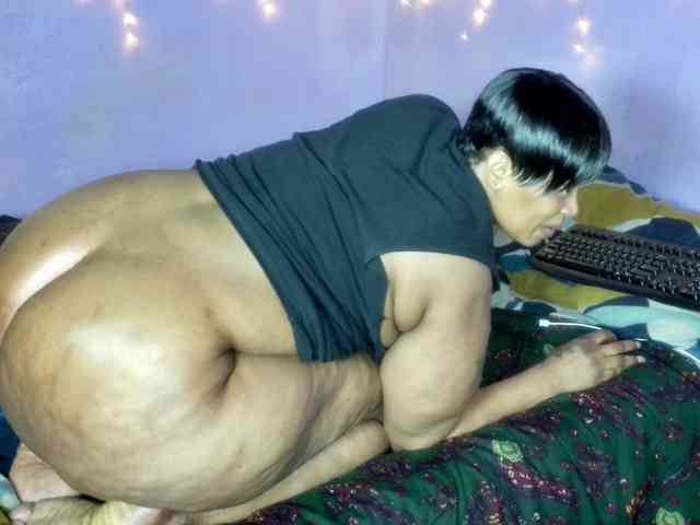 Big-Ass-Wilma webcam