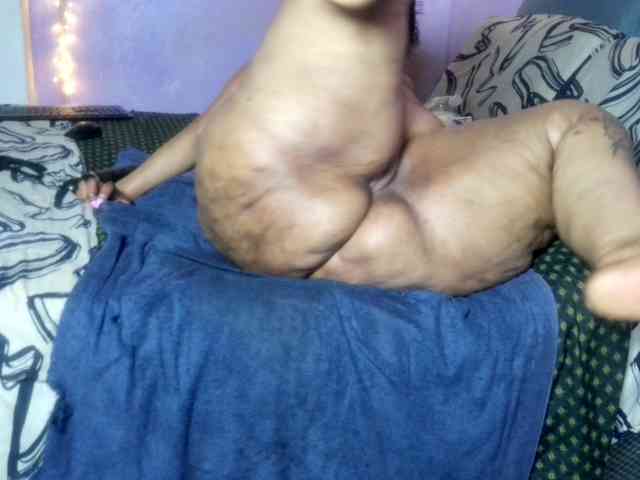 Big-Ass-Wilma webcam